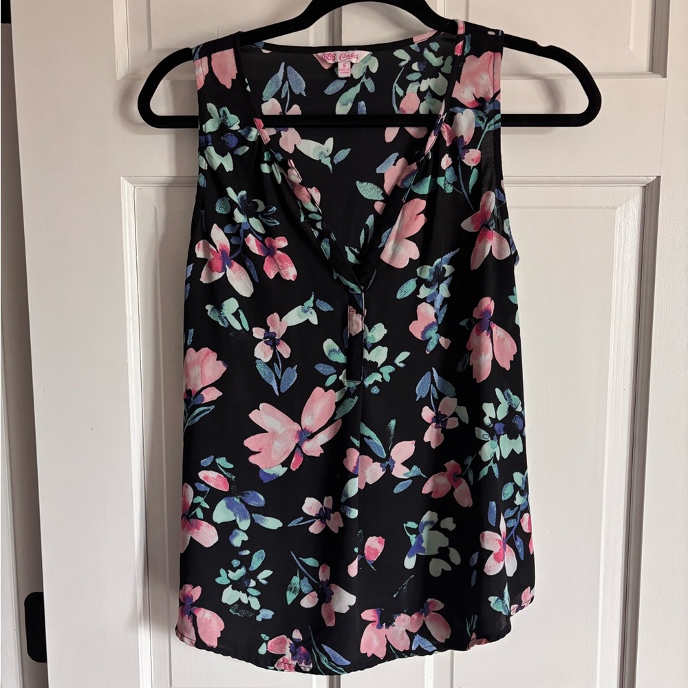 Candie's Black Floral V-Neck Sleeveless Camisole Size Small